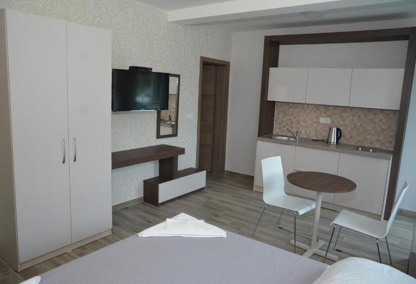 1 Bedroom Apartment Lake View, Villa Trpe