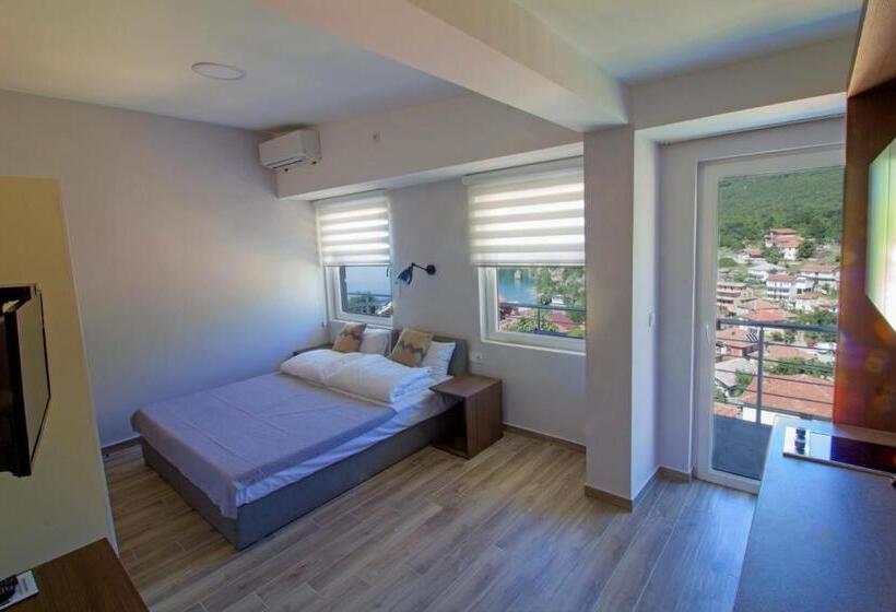 1 Bedroom Apartment Lake View, Villa Trpe