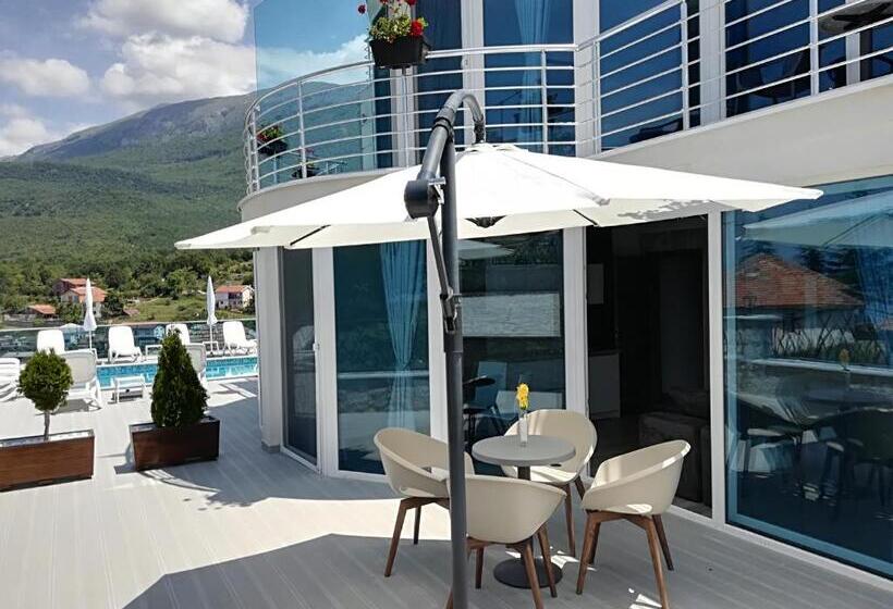 آپارتمان 1 خوابه, Villa Trpe