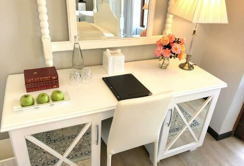 스탠다드 발코니 룸, A Kings View