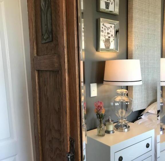 스탠다드 발코니 룸, A Kings View