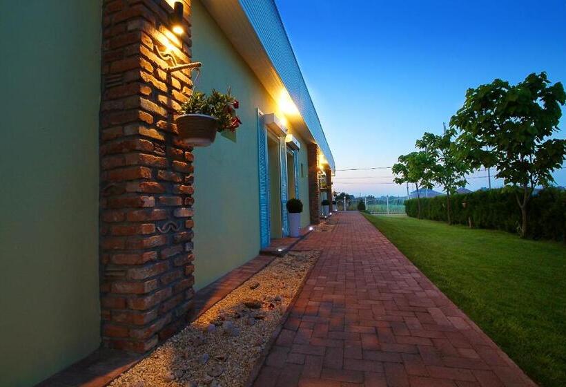 Standard Triple Room with Terrace, Casa Ana