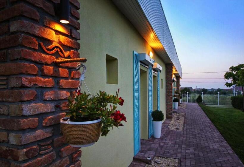 Pokój Czteroosobowy Standard, Casa Ana