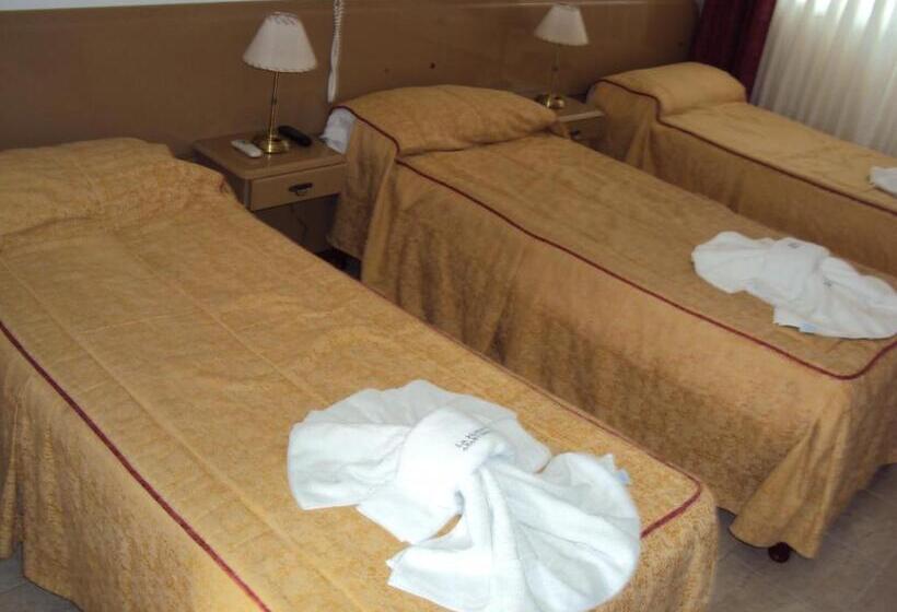 标准三人间, La Fuente Apart