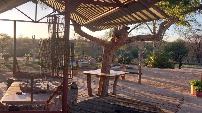 Quarto Estandar, Camp Mara