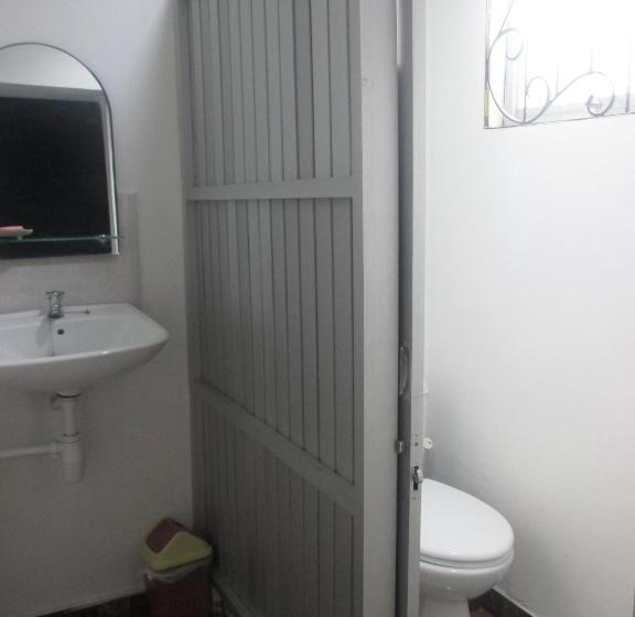Номер Стандарт Совместная Ванная, Mjr Ticketing Guest House