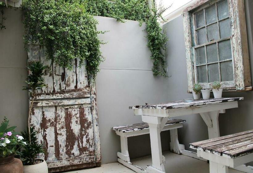 غرفة ديلوكس, The Calitz