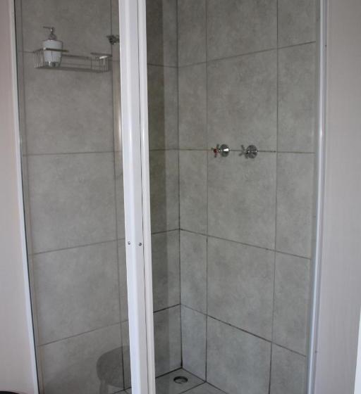 غرفة ديلوكس, The Calitz