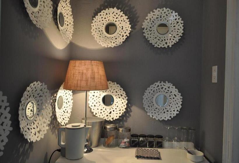 غرفة ديلوكس, The Calitz