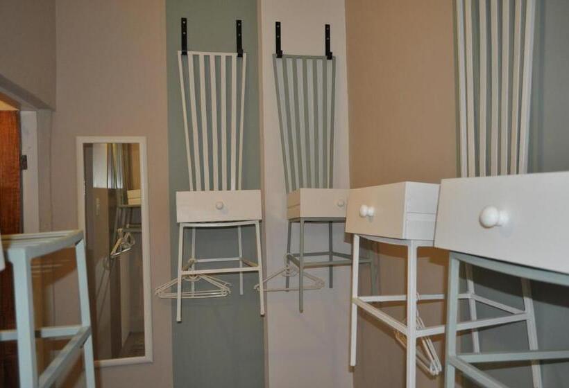 غرفة ديلوكس عائلية, The Calitz