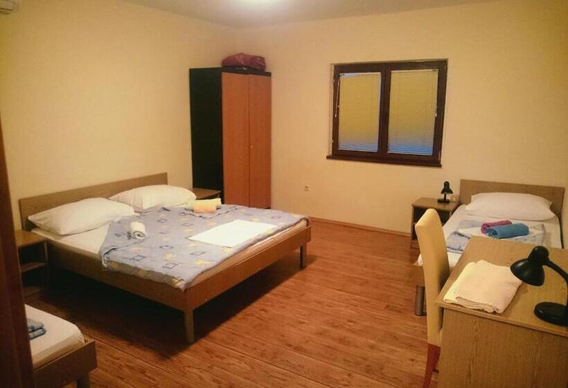 اتاق استاندارد چهار تخته, Guesthouse Tatjana