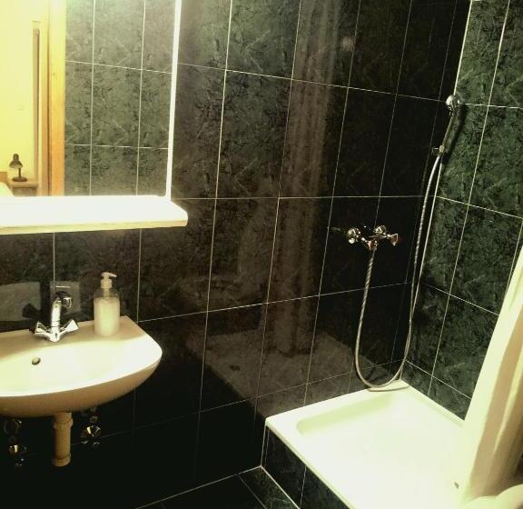 اتاق استاندارد سه تخته با بالکن, Guesthouse Tatjana
