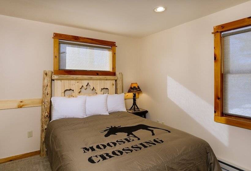 كابينة, Cobble Mountain Lodge