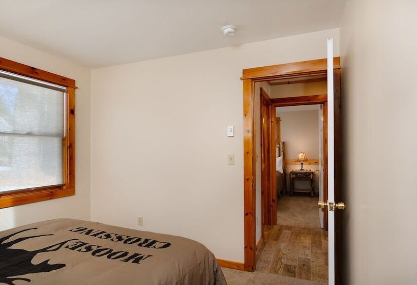 كابينة, Cobble Mountain Lodge