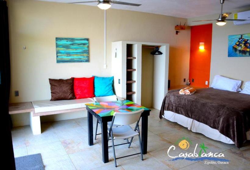 キングサイズベッドのデラックススイート, Casablanca Guest House   Adults Only   Starlink Internet!
