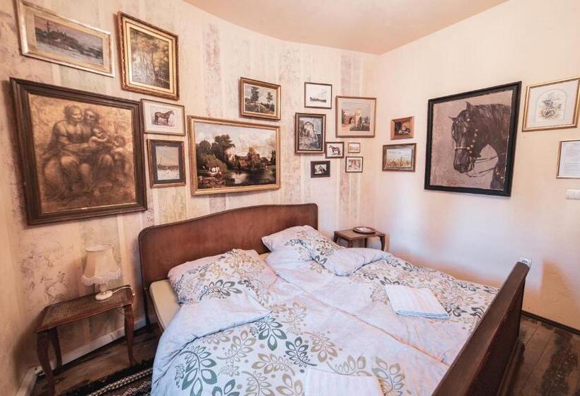 اتاق استاندارد سه تخته با سرویس بهداشتی مشترک, Guest House Malkia Inter