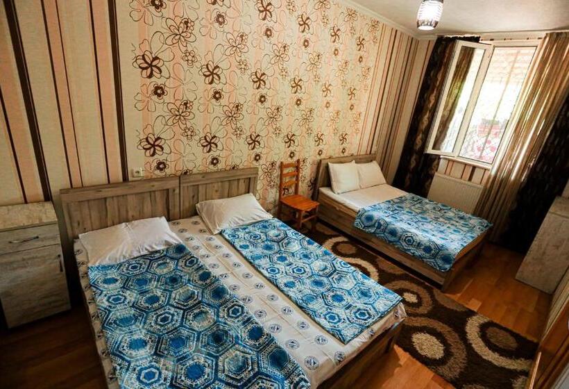 اتاق خانوادگی با سرویس بهداشتی مشترک, Guesthouse Gua