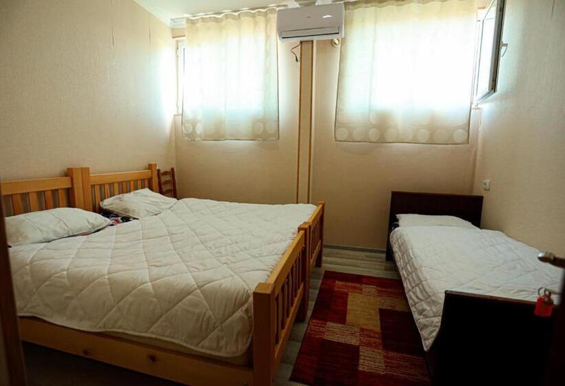 اتاق ساده سه‌ نفره, Guesthouse Gua