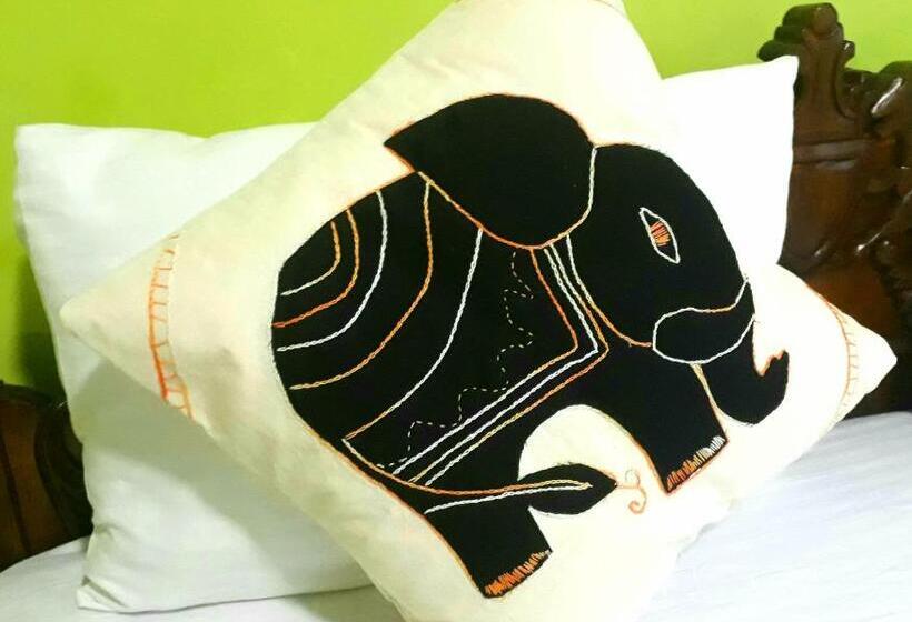 غرفة ديلوكس مطلة على البحيرة, Lakshan View Resort