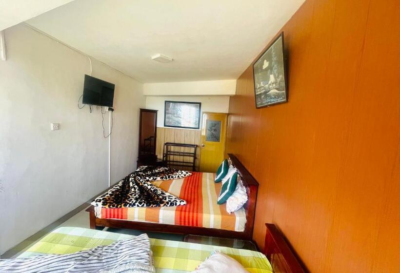 غرفة قياسية ثلاثية, Lakshan View Resort