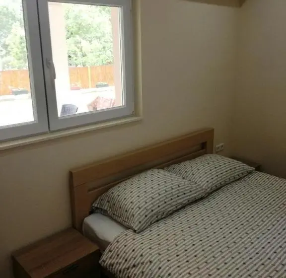 اتاق استاندارد با چشم‌انداز باغ, Riverside Guesthouse
