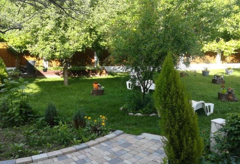 اتاق استاندارد با چشم‌انداز باغ, Riverside Guesthouse