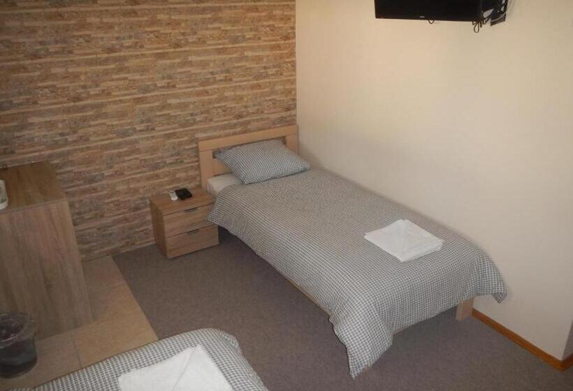 اتاق استاندارد با چشم‌انداز باغ, Riverside Guesthouse