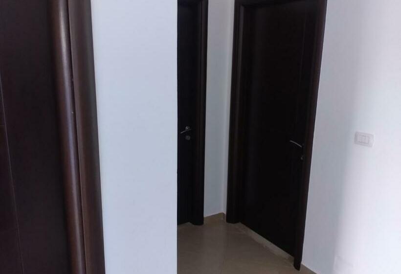 발코니가 있는 4인용 스탠다드 룸, Xuxi Apartments