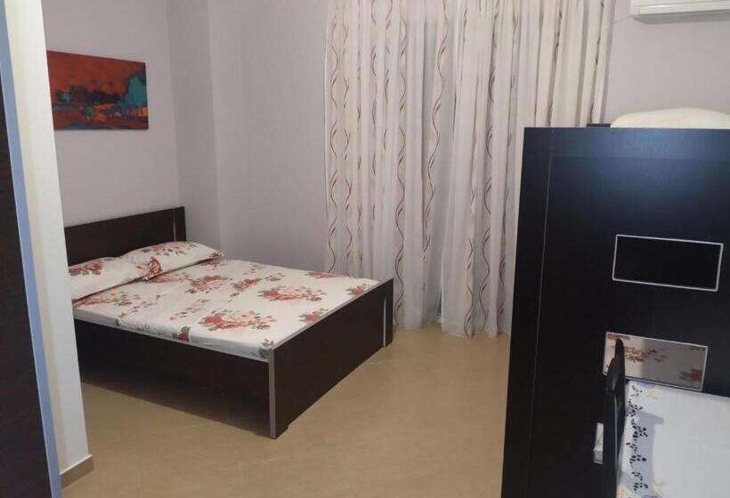 발코니가 있는 4인용 스탠다드 룸, Xuxi Apartments