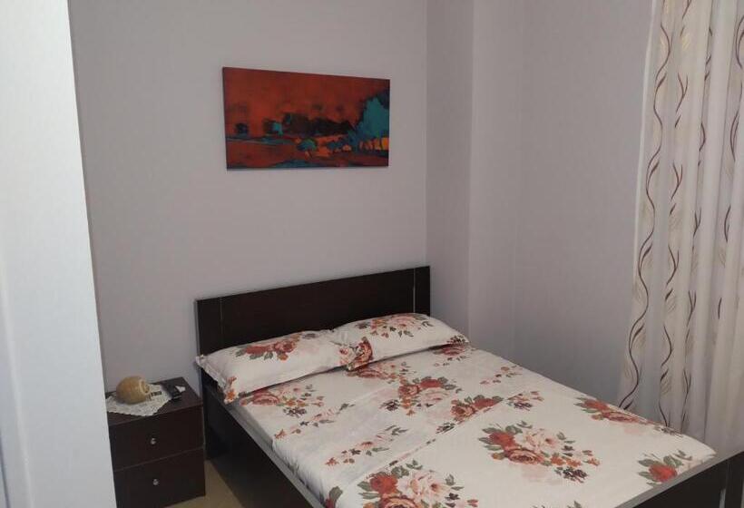اتاق استاندارد چهارنفره با بالکن, Xuxi Apartments