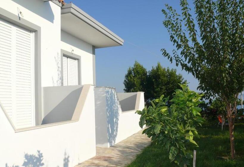 발코니가 있는 4인용 스탠다드 룸, Xuxi Apartments