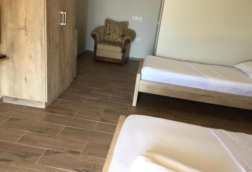 اتاق سه نفره سوپریور با چشم‌انداز دریا, Xuxi Apartments