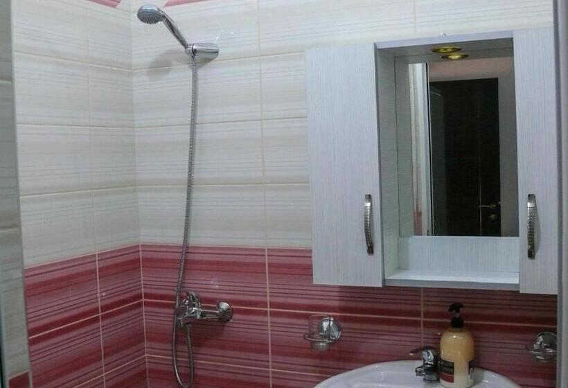اتاق استاندارد چهارنفره با بالکن, Xuxi Apartments