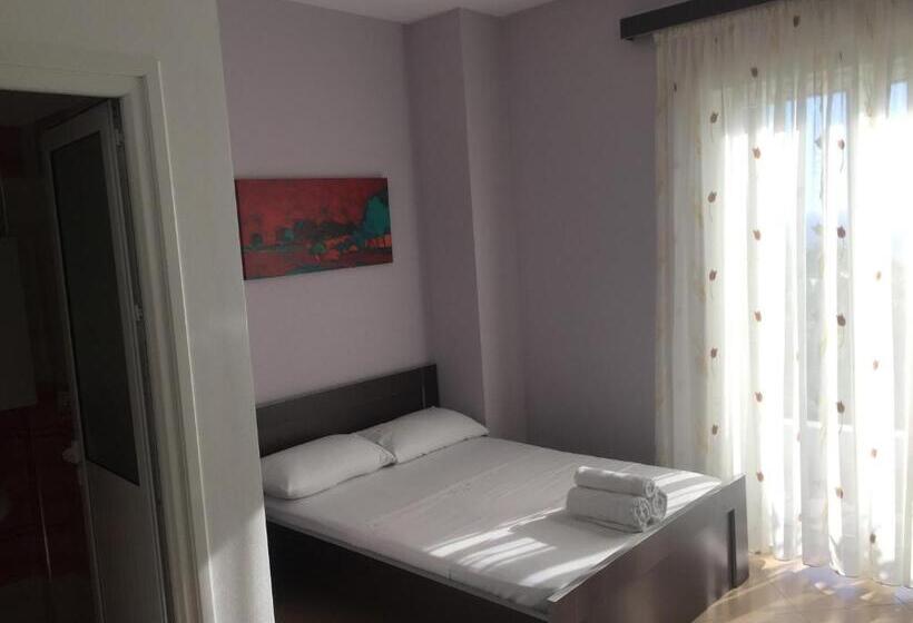 اتاق استاندارد چهارنفره با بالکن, Xuxi Apartments