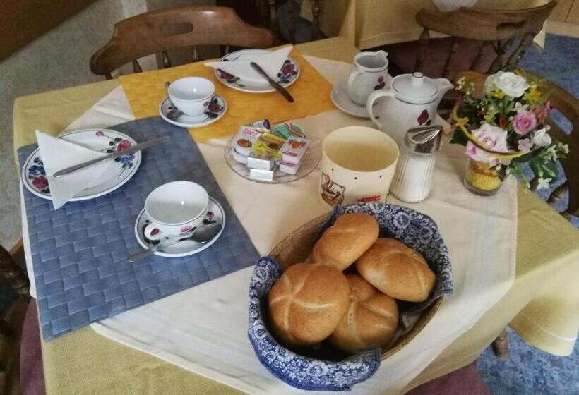 基本单人间共用浴室, Frühstückspension Kölich