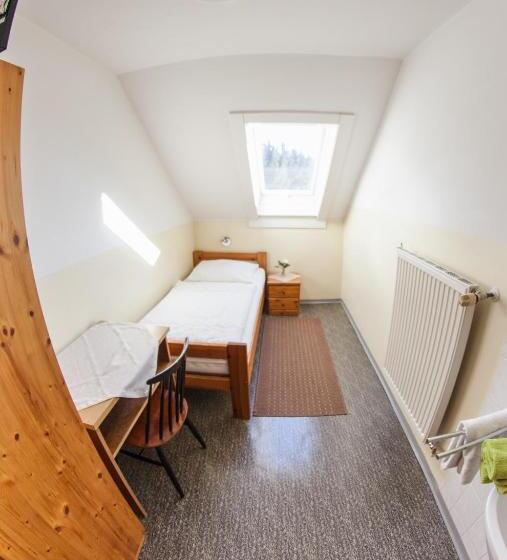 基本单人间共用浴室, Frühstückspension Kölich