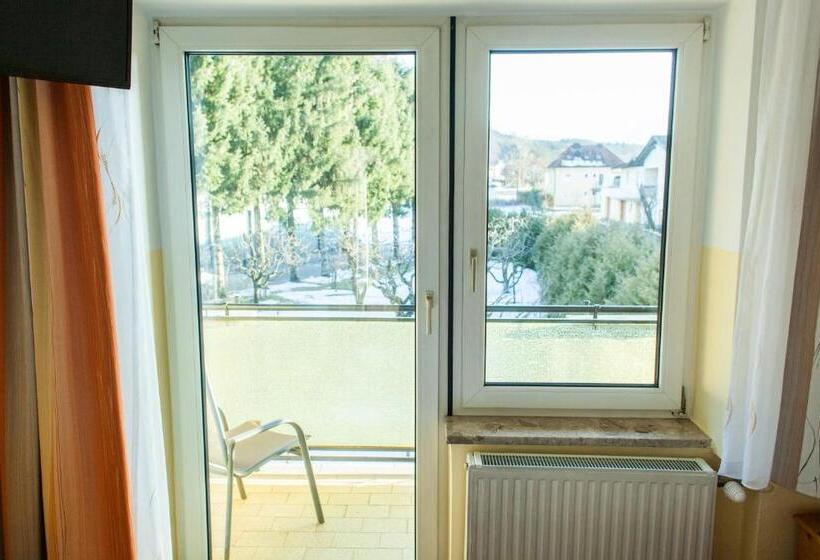 基本房间共用浴室, Frühstückspension Kölich