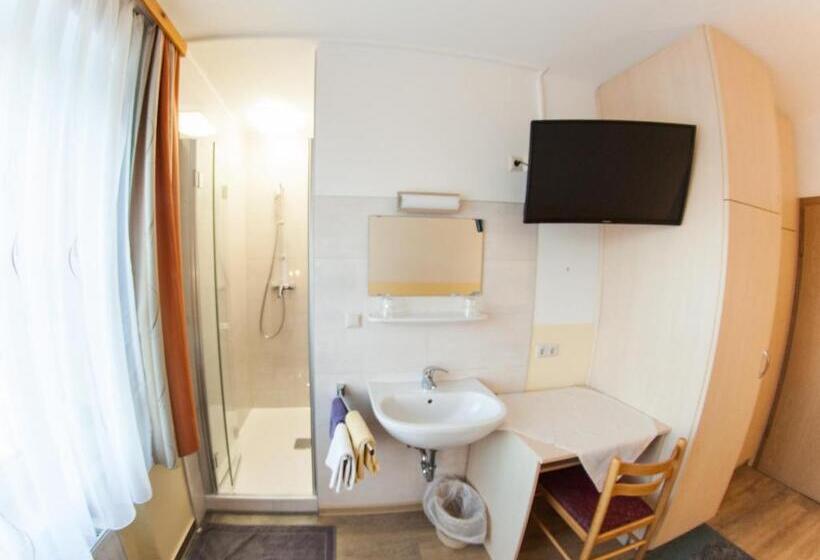 标准单人间共用浴室, Frühstückspension Kölich