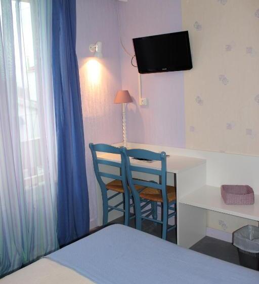 Номер Стандарт, Hôtel Du Commerce