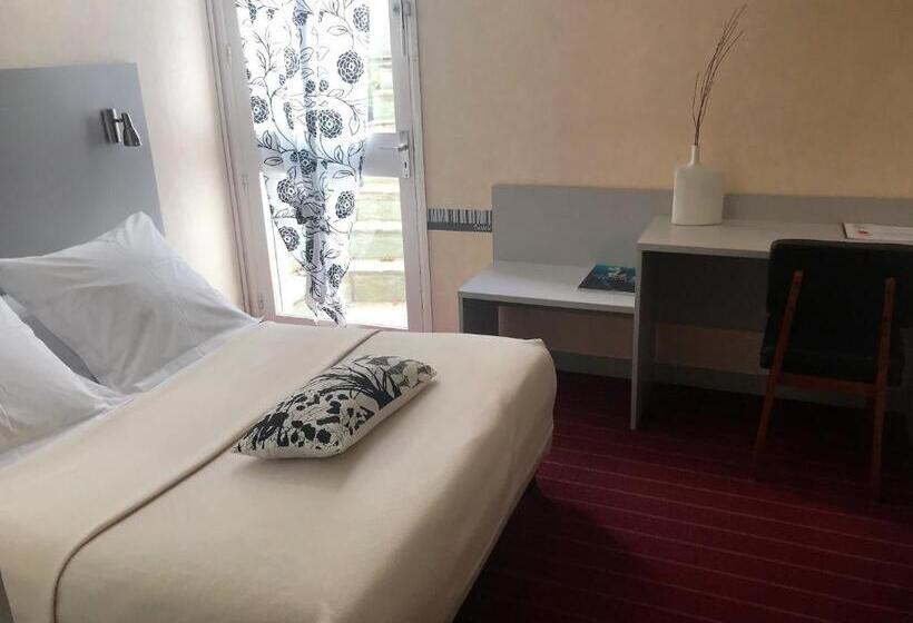 Номер Стандарт, Hôtel Du Commerce
