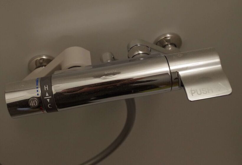 تختخواب در اتاق مشترک, Guesthouse Imari Honjin