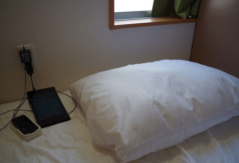 تختخواب در اتاق مشترک, Guesthouse Imari Honjin