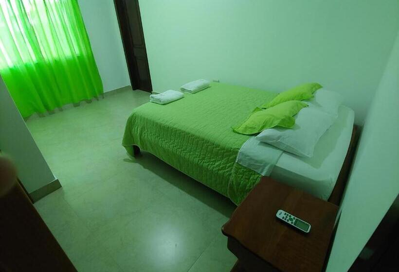 اتاق استاندارد, Hostal Punta Arena