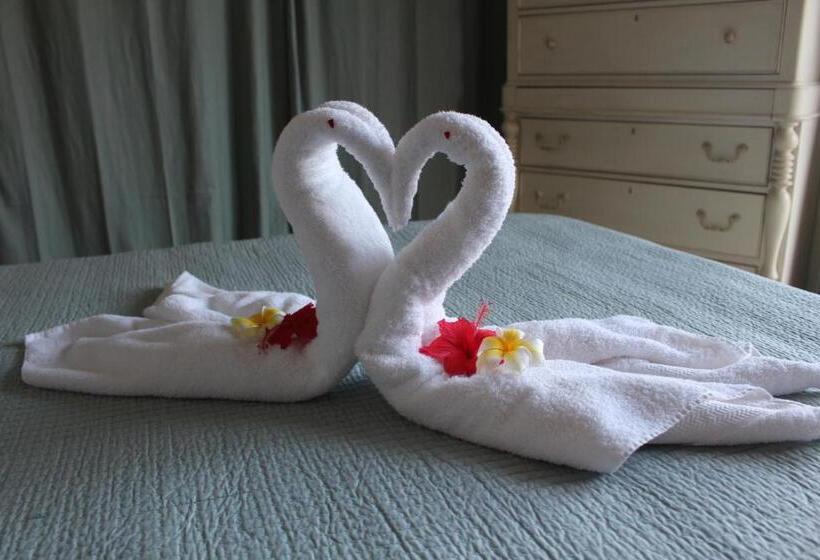 ویلای 1 خوابه, The Meridian At Lighthouse Point