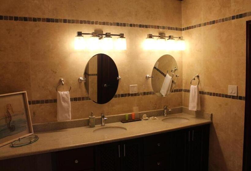 ویلای 1 خوابه, The Meridian At Lighthouse Point