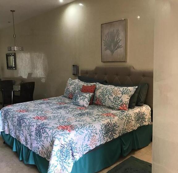 استودیوی استاندارد, The Meridian At Lighthouse Point