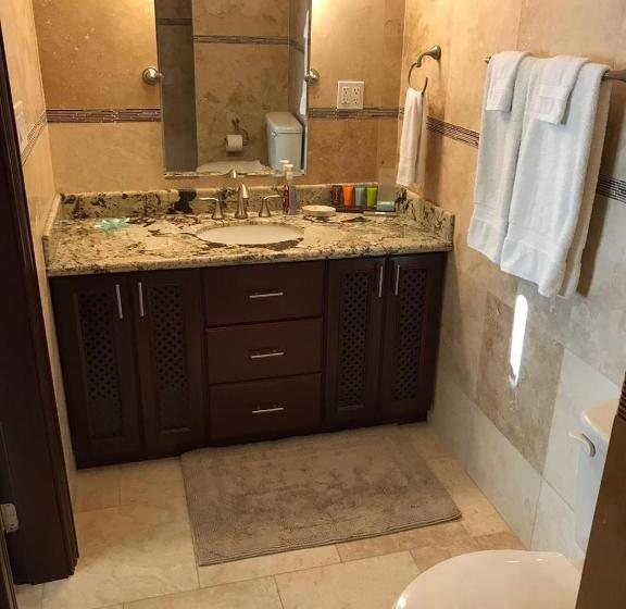 آپارتمان 2 خوابه, The Meridian At Lighthouse Point