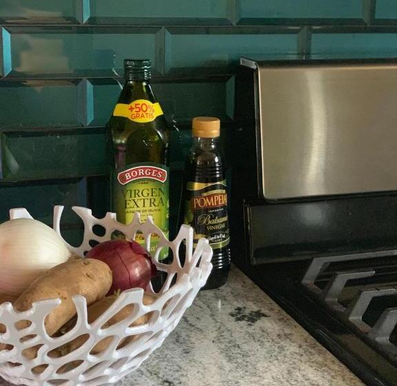 آپارتمان 1 خوابه با چشمانداز دریا, The Meridian At Lighthouse Point