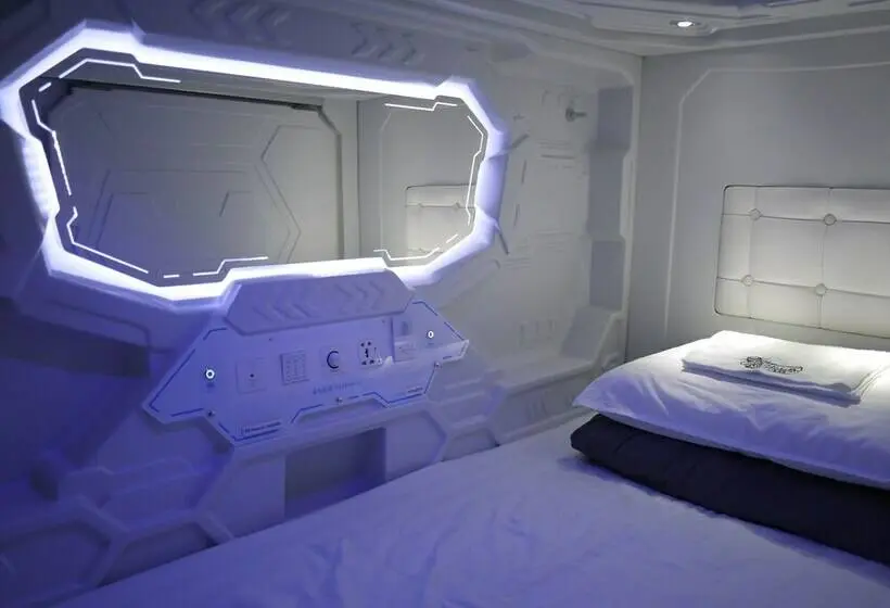 تختخواب در اتاق مشترک, Aloha Capsule Hostel