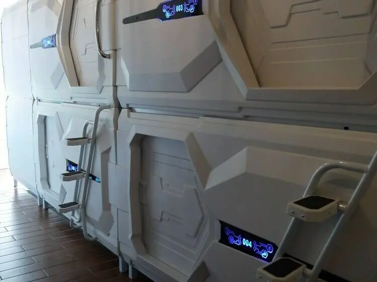تختخواب در اتاق مشترک, Aloha Capsule Hostel